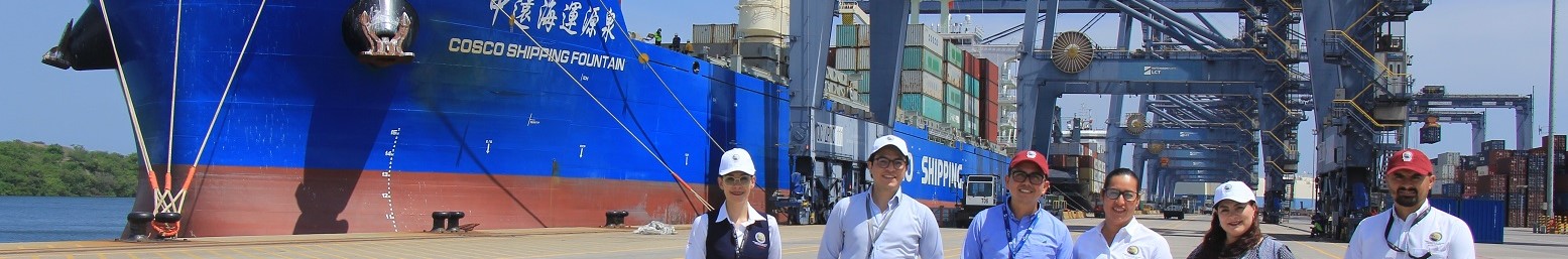 Interesa a Kenworth el puerto de Lázaro Cárdenas como nodo logístico